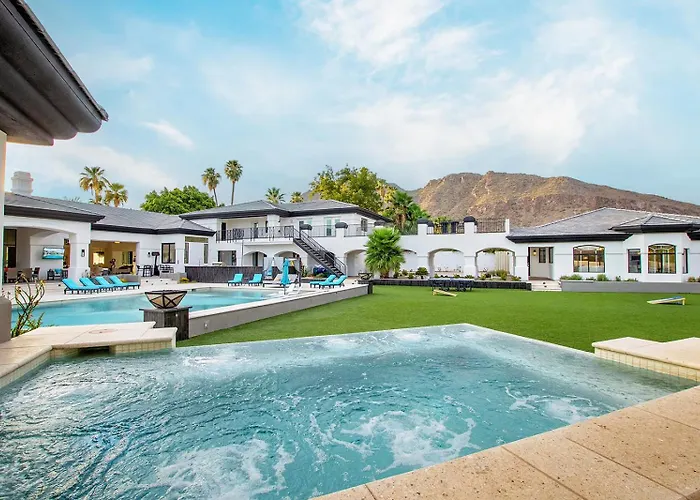 Villa Summer Getaway, Life, Pickleball, Pool, Golf Phoenix