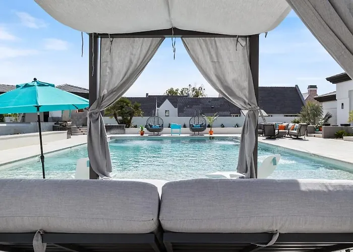 Summer Getaway, Life, Pickleball, Pool, Golf Villa
