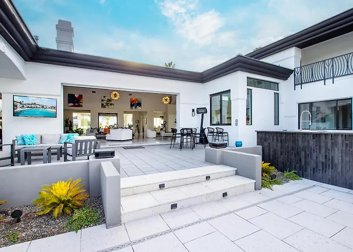 Summer Getaway, Life, Pickleball, Pool, Golf Villa *