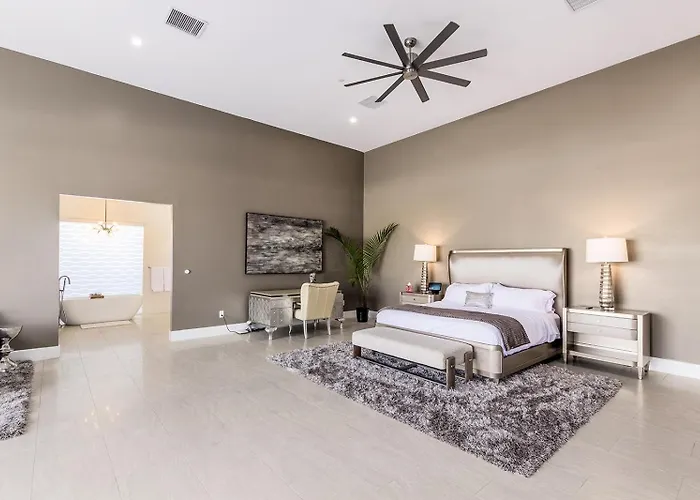 Villa Summer Getaway, Life, Pickleball, Pool, Golf *