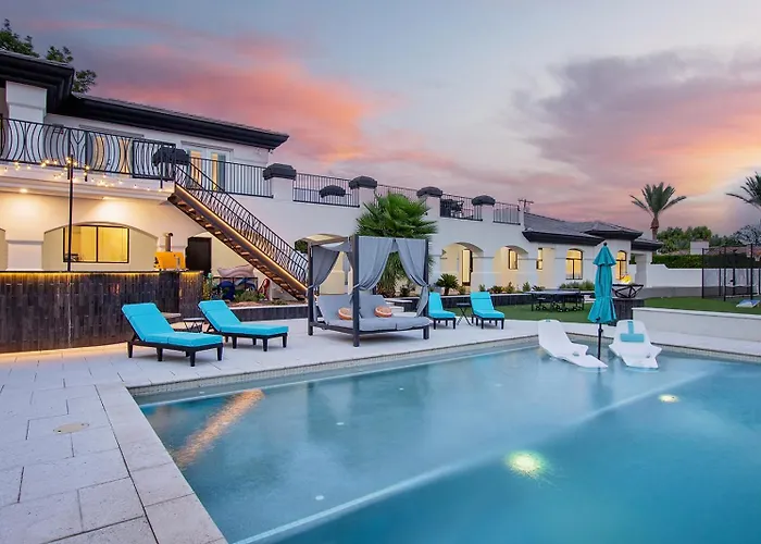 Villa Summer Getaway, Life, Pickleball, Pool, Golf Phoenix